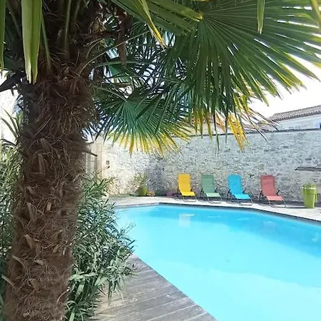 Beau Logis Charentais Du Xixe Et Sa Piscine Mornac