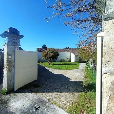 Beau Logis Charentais Du Xixe Et Sa Piscine Σπίτι διακοπών Mornac