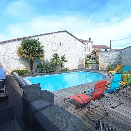 Σπίτι διακοπών Beau Logis Charentais Du Xixe Et Sa Piscine