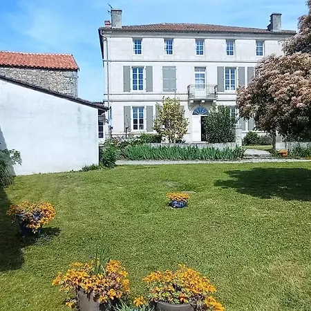 Σπίτι διακοπών Beau Logis Charentais Du Xixe Et Sa Piscine *